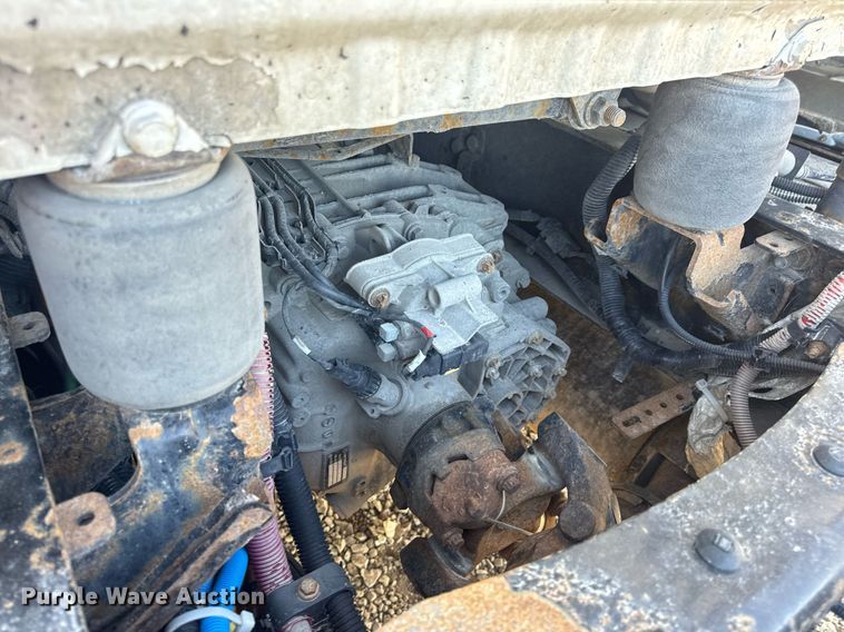 image for item EN4559 2016 Freightliner Cascadia Evolution semi truck