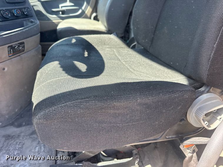 image for item EN4559 2016 Freightliner Cascadia Evolution semi truck