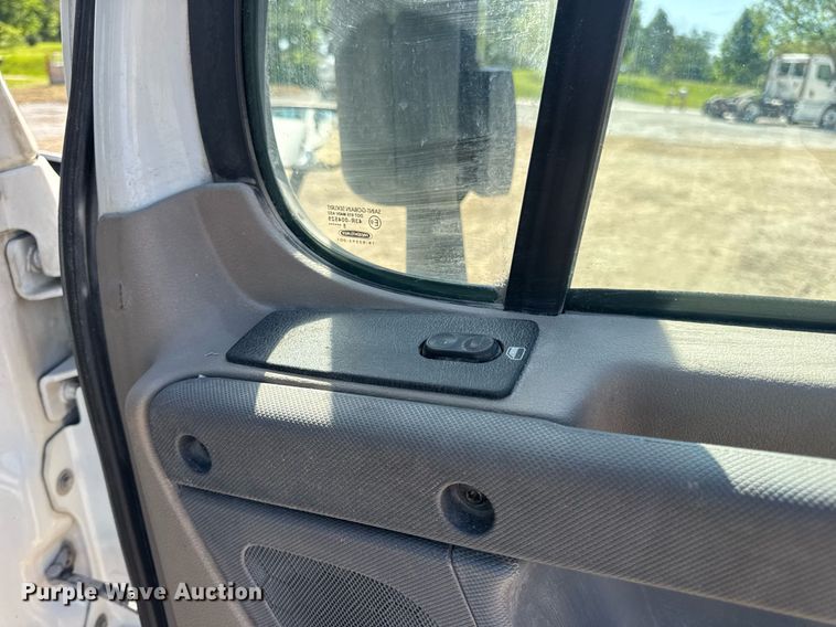 image for item EN4559 2016 Freightliner Cascadia Evolution semi truck