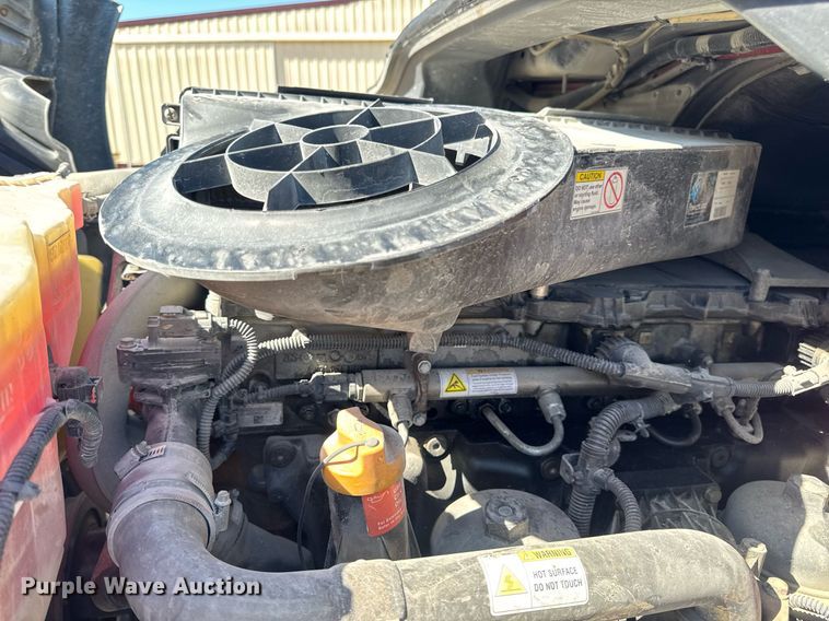 image for item EN4559 2016 Freightliner Cascadia Evolution semi truck