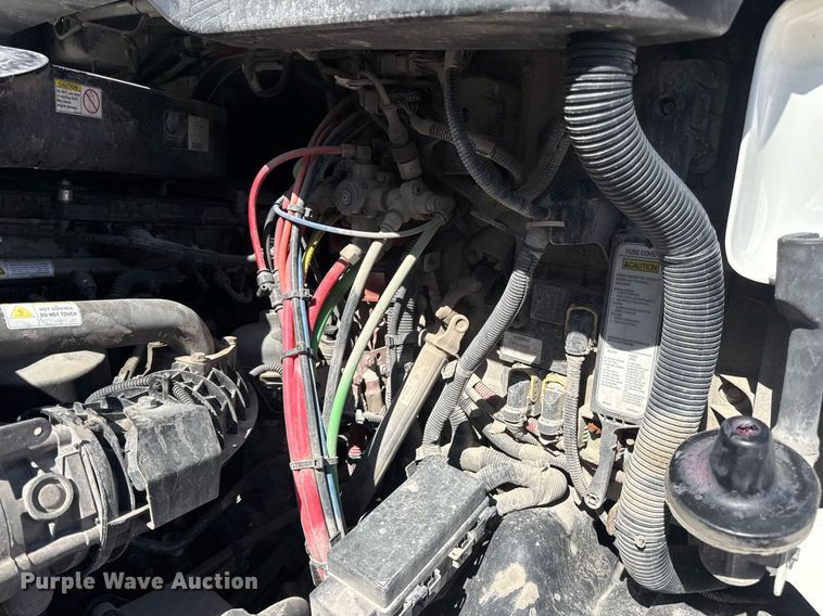 image for item EN4559 2016 Freightliner Cascadia Evolution semi truck