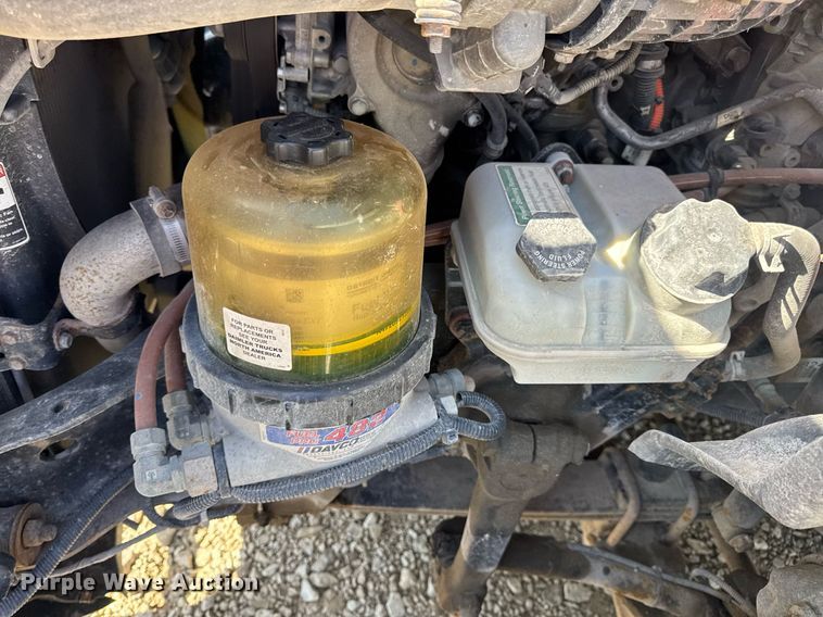 image for item EN4559 2016 Freightliner Cascadia Evolution semi truck