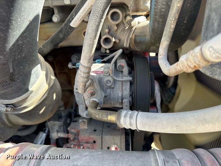 image for item EN4559 2016 Freightliner Cascadia Evolution semi truck