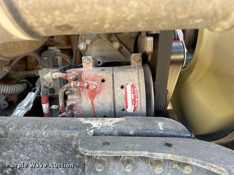 image for item EN4559 2016 Freightliner Cascadia Evolution semi truck