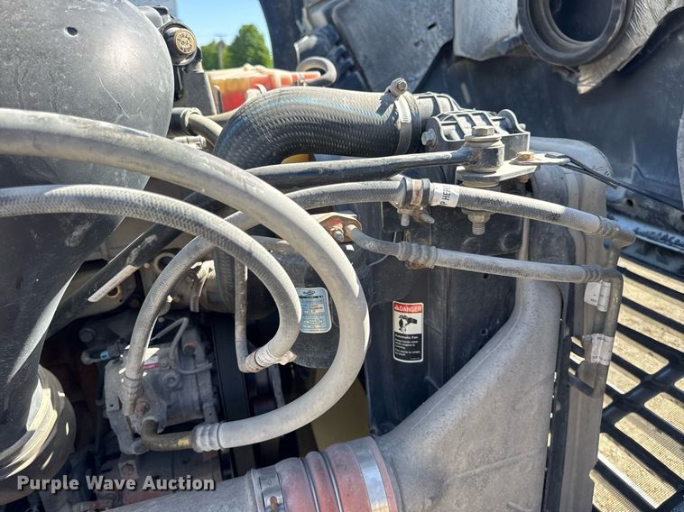 image for item EN4559 2016 Freightliner Cascadia Evolution semi truck