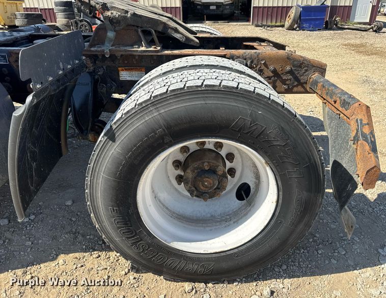 image for item EN4559 2016 Freightliner Cascadia Evolution semi truck