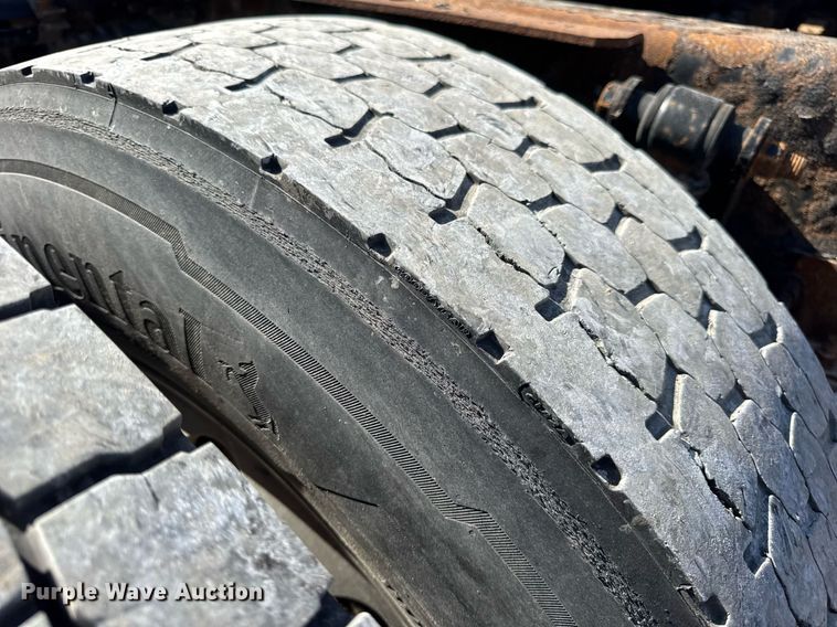 image for item EN4559 2016 Freightliner Cascadia Evolution semi truck