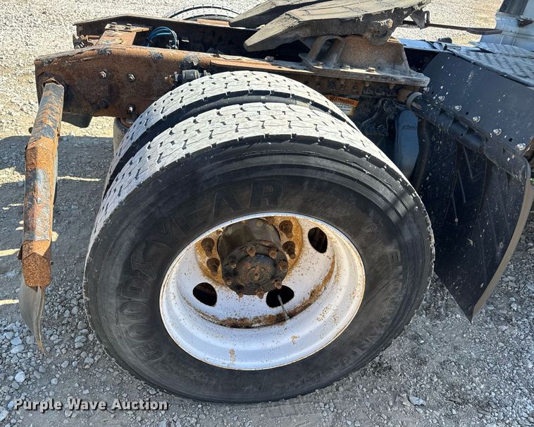 image for item EN4559 2016 Freightliner Cascadia Evolution semi truck