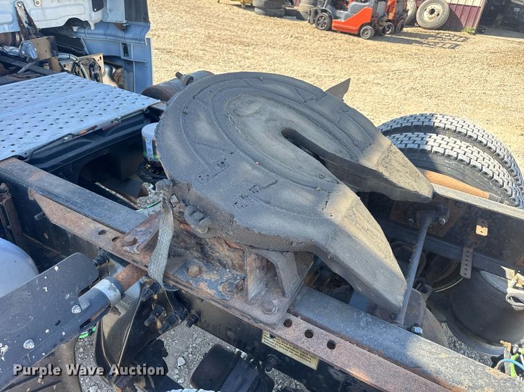 image for item EN4560 2016 Freightliner Cascades Evolution semi truck