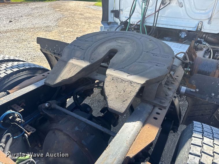 image for item EN4560 2016 Freightliner Cascades Evolution semi truck