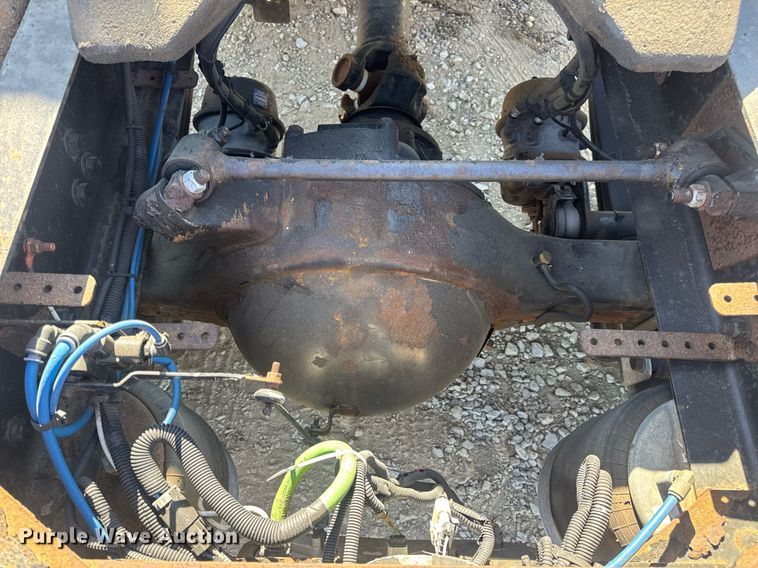 image for item EN4560 2016 Freightliner Cascades Evolution semi truck