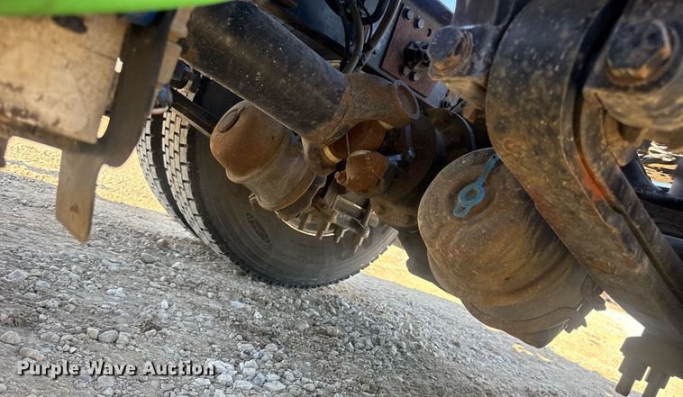 image for item EN4560 2016 Freightliner Cascades Evolution semi truck