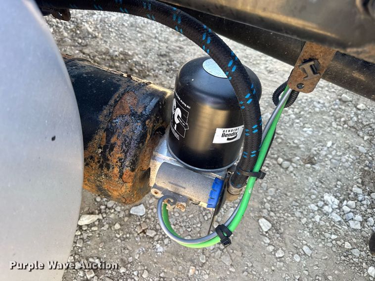 image for item EN4560 2016 Freightliner Cascades Evolution semi truck