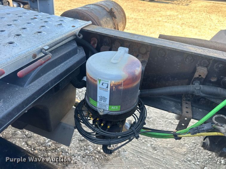 image for item EN4560 2016 Freightliner Cascades Evolution semi truck