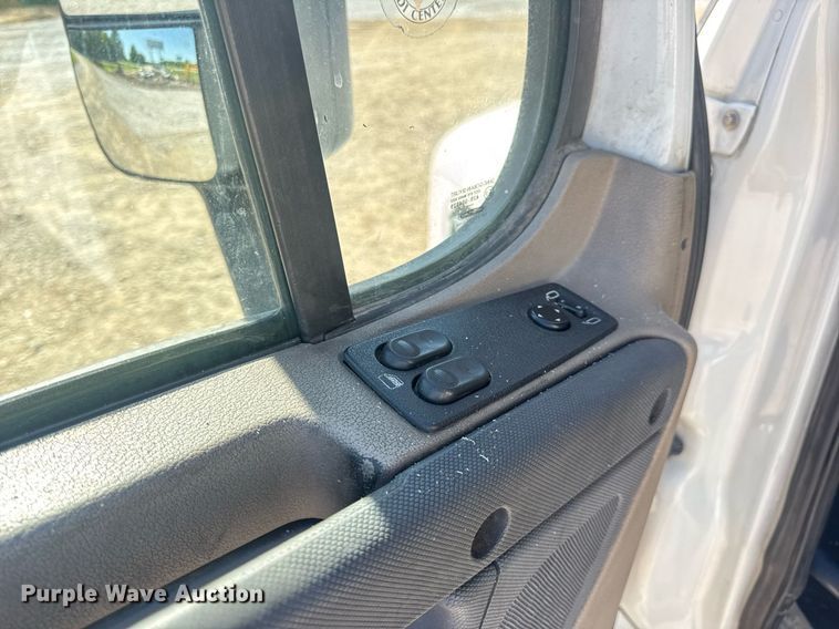 image for item EN4560 2016 Freightliner Cascades Evolution semi truck