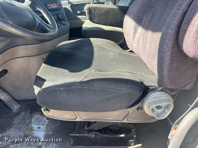 image for item EN4560 2016 Freightliner Cascades Evolution semi truck