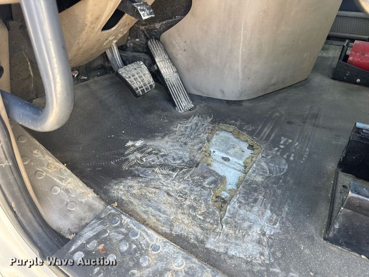 image for item EN4560 2016 Freightliner Cascades Evolution semi truck