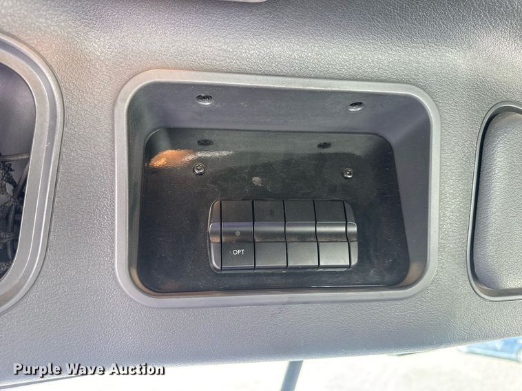 image for item EN4560 2016 Freightliner Cascades Evolution semi truck