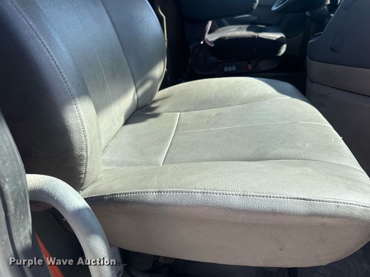 image for item EN4560 2016 Freightliner Cascades Evolution semi truck