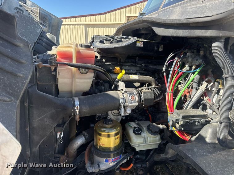 image for item EN4560 2016 Freightliner Cascades Evolution semi truck