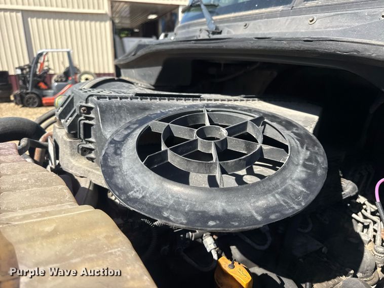 image for item EN4560 2016 Freightliner Cascades Evolution semi truck