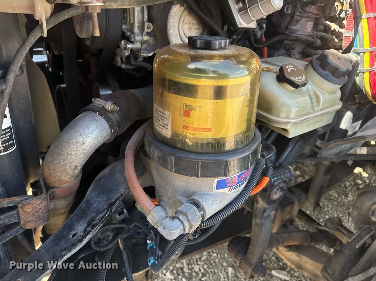 image for item EN4560 2016 Freightliner Cascades Evolution semi truck