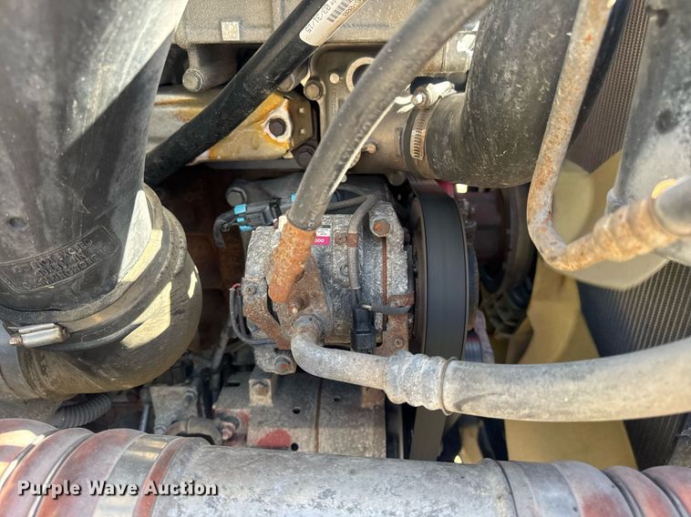 image for item EN4560 2016 Freightliner Cascades Evolution semi truck