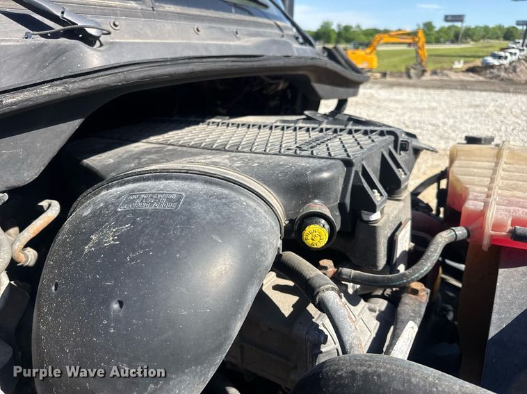 image for item EN4560 2016 Freightliner Cascades Evolution semi truck