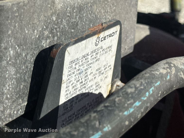 image for item EN4560 2016 Freightliner Cascades Evolution semi truck