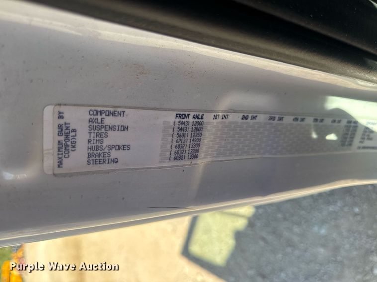 image for item EN4560 2016 Freightliner Cascades Evolution semi truck