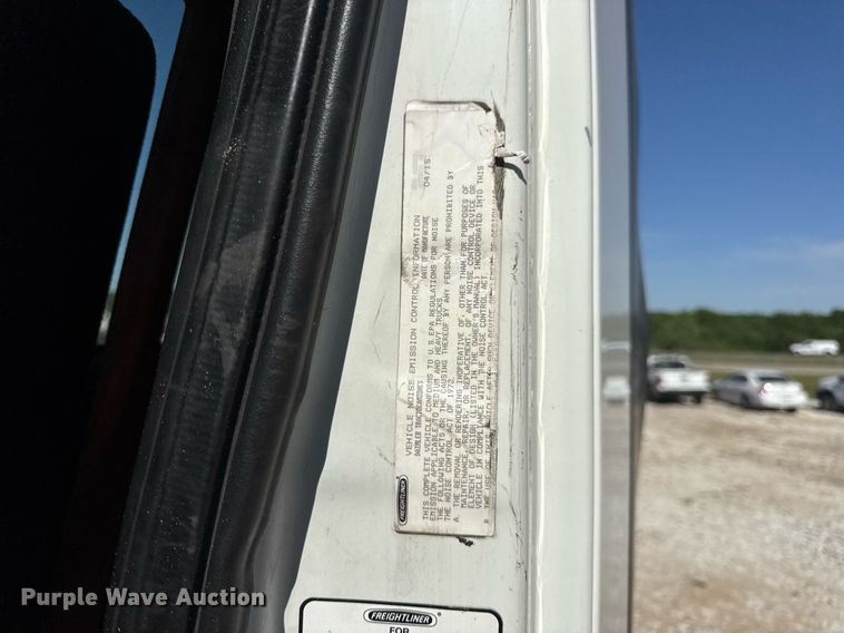 image for item EN4560 2016 Freightliner Cascades Evolution semi truck