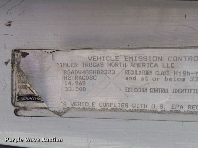 image for item EN4560 2016 Freightliner Cascades Evolution semi truck
