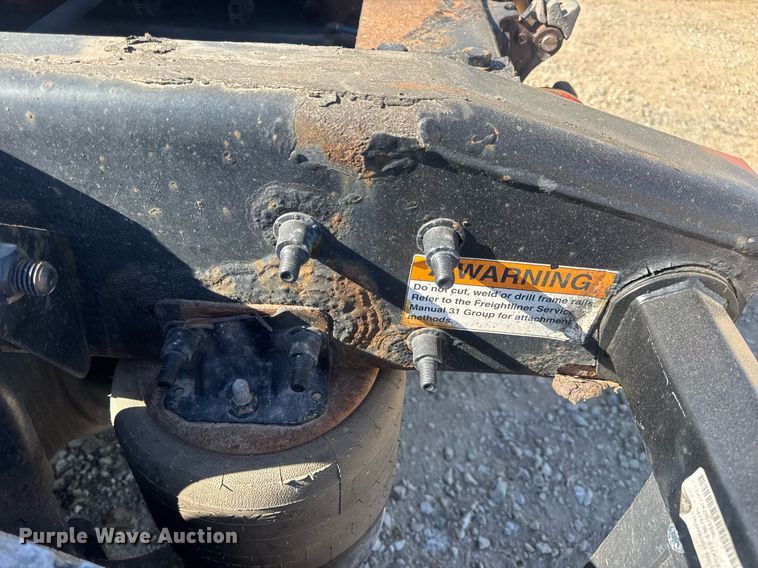 image for item EN4561 2014 Freightliner M2 semi truck