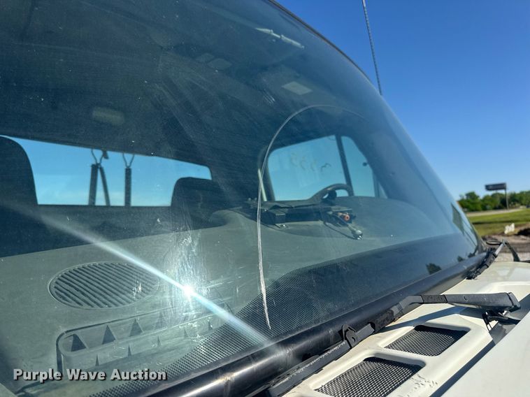 image for item EN4561 2014 Freightliner M2 semi truck