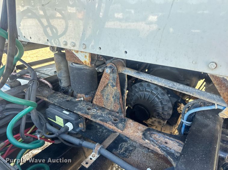 image for item EN4561 2014 Freightliner M2 semi truck