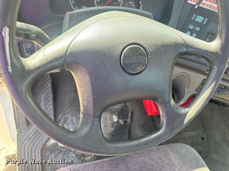 image for item EN4561 2014 Freightliner M2 semi truck