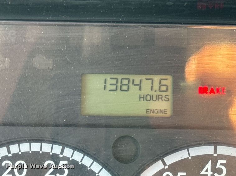 image for item EN4561 2014 Freightliner M2 semi truck