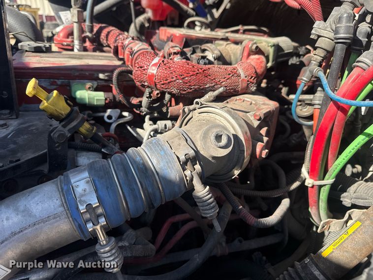 image for item EN4561 2014 Freightliner M2 semi truck