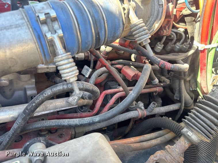 image for item EN4561 2014 Freightliner M2 semi truck