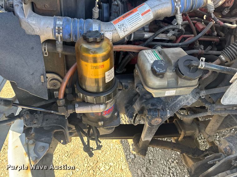 image for item EN4561 2014 Freightliner M2 semi truck