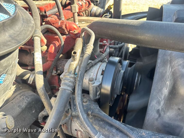 image for item EN4561 2014 Freightliner M2 semi truck