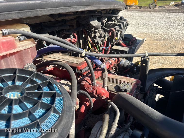 image for item EN4561 2014 Freightliner M2 semi truck