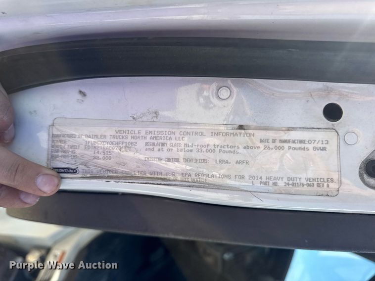 image for item EN4561 2014 Freightliner M2 semi truck