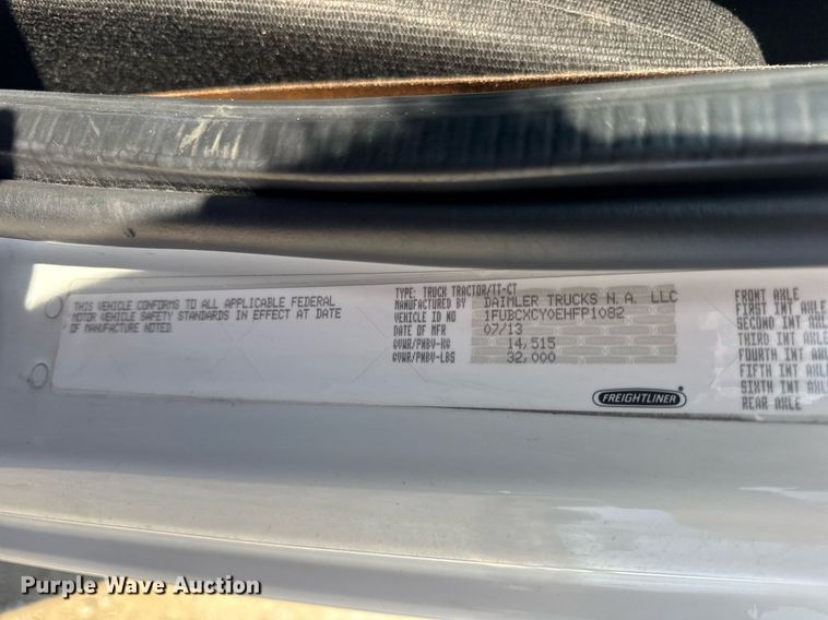 image for item EN4561 2014 Freightliner M2 semi truck