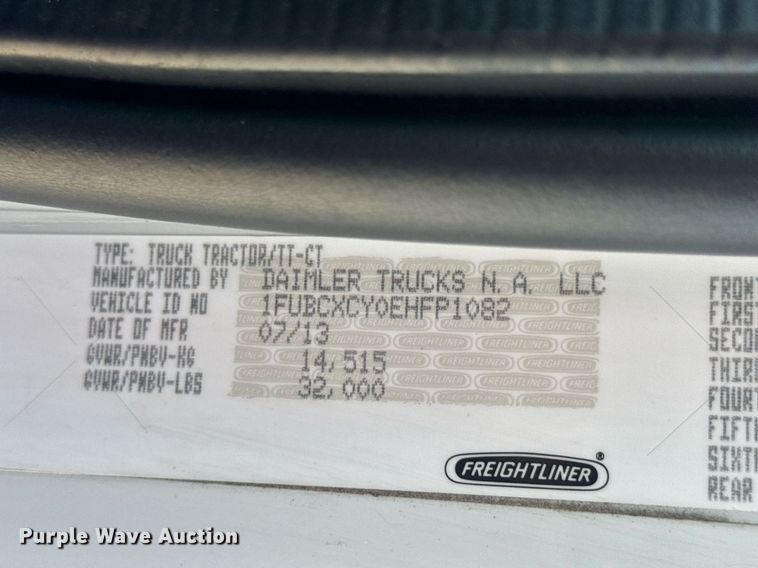 image for item EN4561 2014 Freightliner M2 semi truck