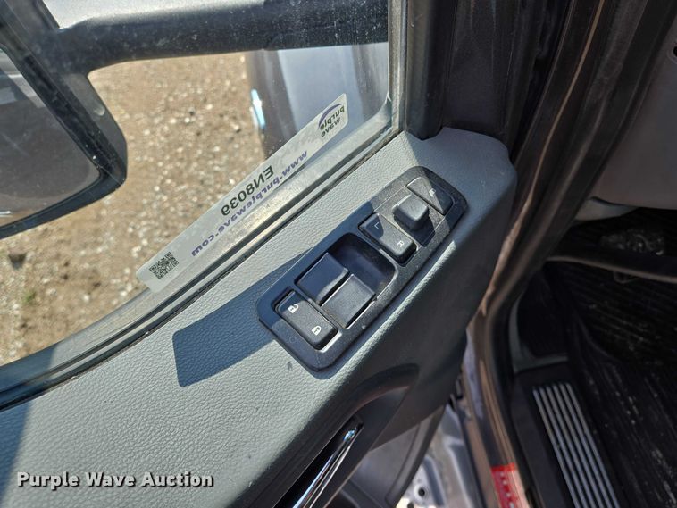 image for item EN8039 2014 Kenworth T680 semi truck