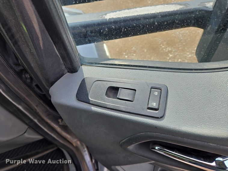 image for item EN8039 2014 Kenworth T680 semi truck