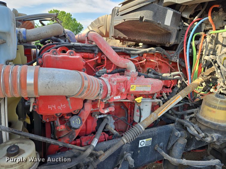 image for item EN8039 2014 Kenworth T680 semi truck