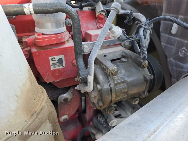 image for item EN8039 2014 Kenworth T680 semi truck