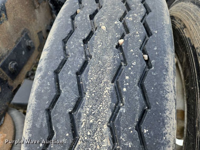 image for item EN8039 2014 Kenworth T680 semi truck